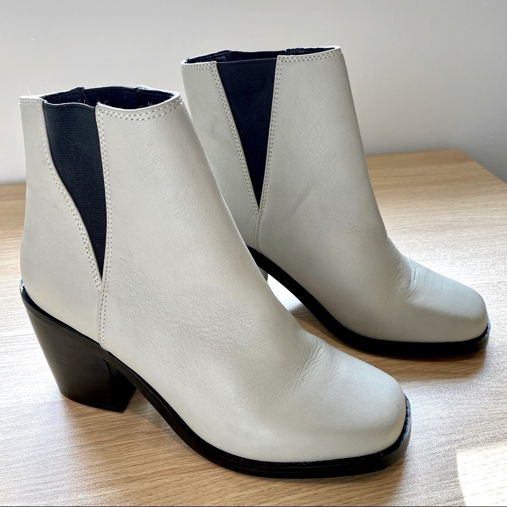 Shellys London Gray Leather Lovenia Chunky Square Toe Block Heel Chelsea…